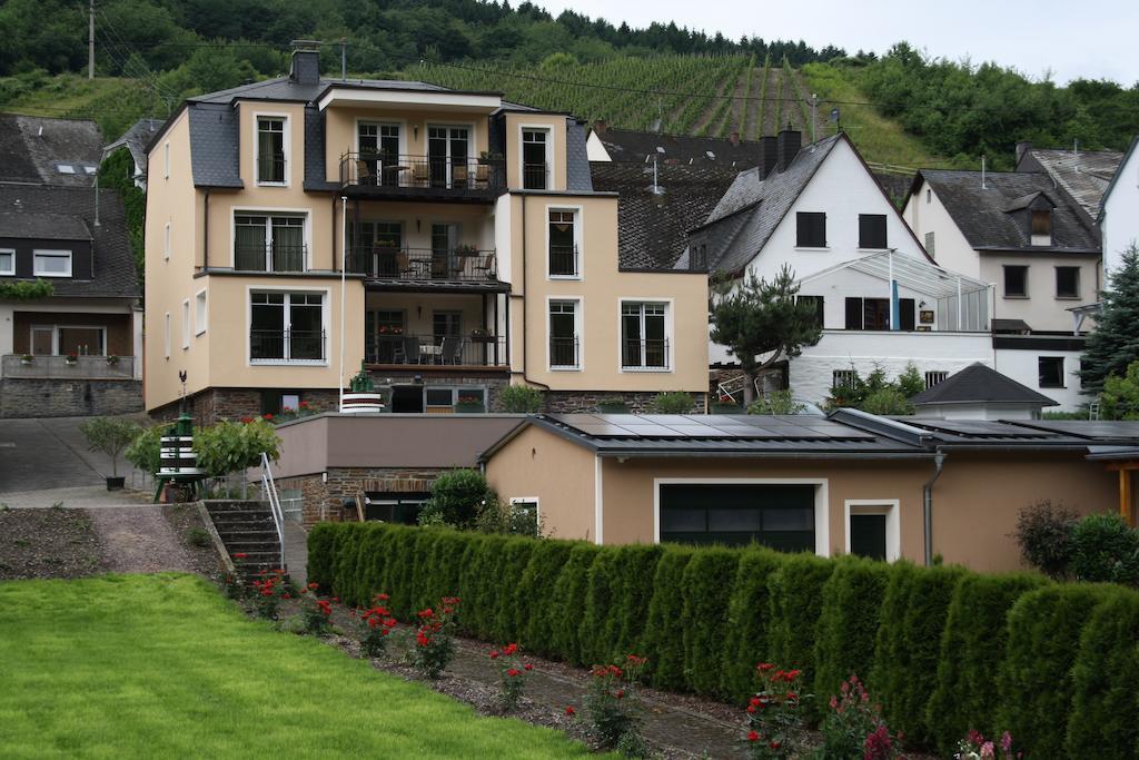 Weingut Goeres Hotel Бридел Екстериор снимка