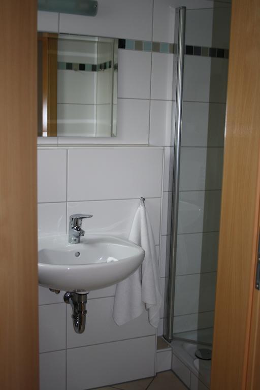Weingut Goeres Hotel Бридел Стая снимка