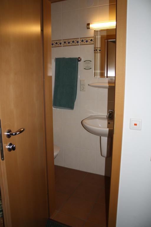 Weingut Goeres Hotel Бридел Стая снимка