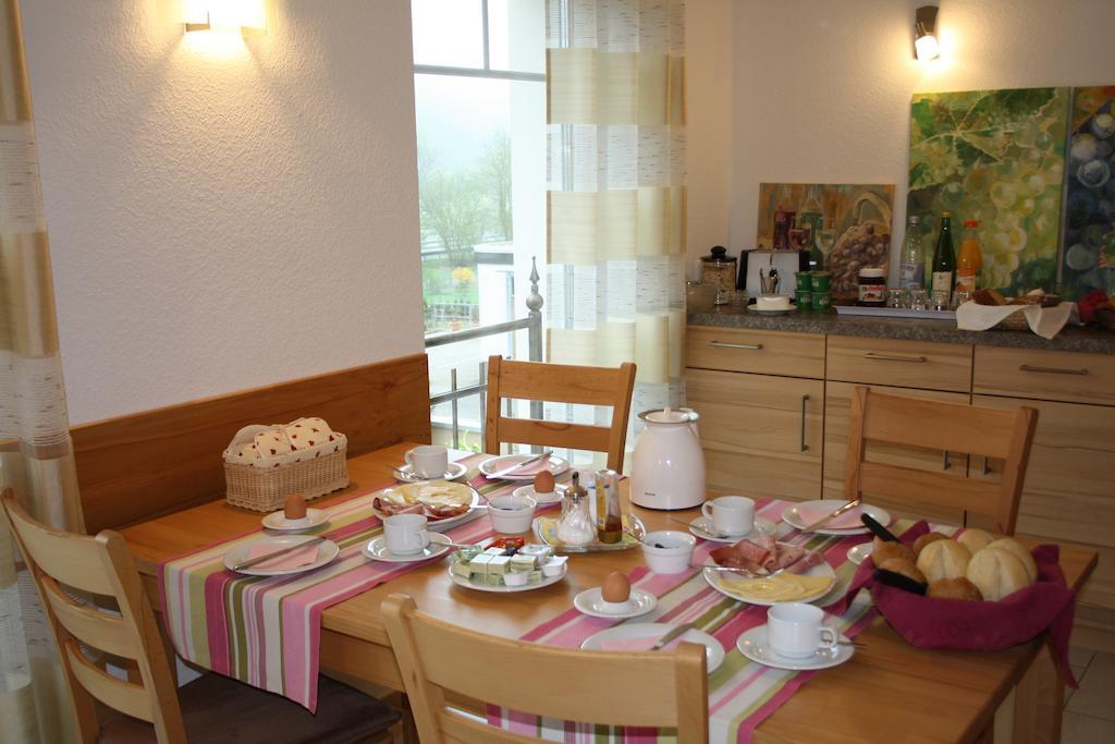 Weingut Goeres Hotel Бридел Стая снимка