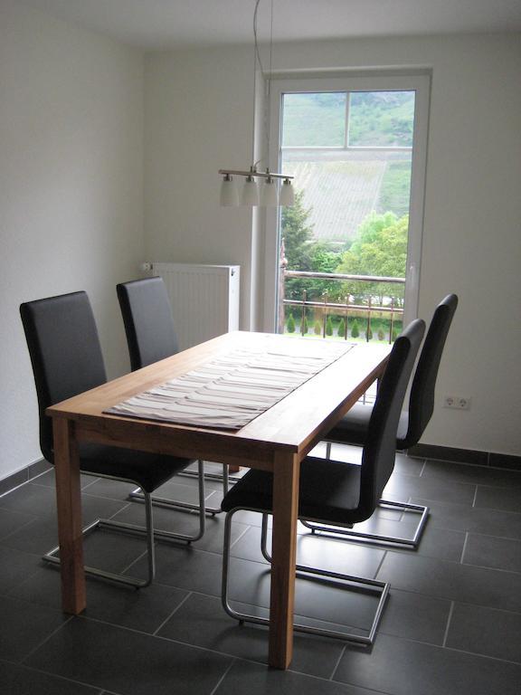 Weingut Goeres Hotel Бридел Екстериор снимка