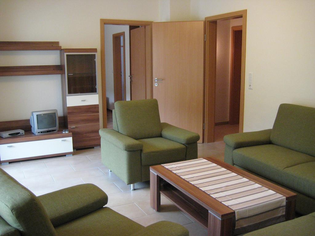 Weingut Goeres Hotel Бридел Стая снимка