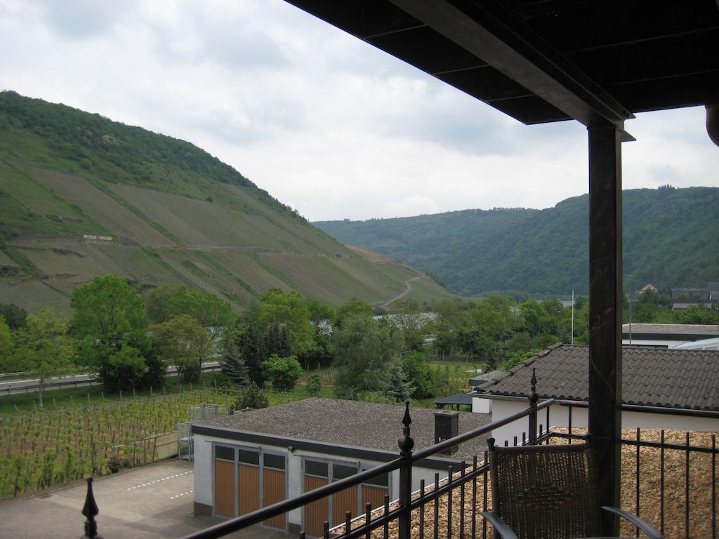Weingut Goeres Hotel Бридел Стая снимка