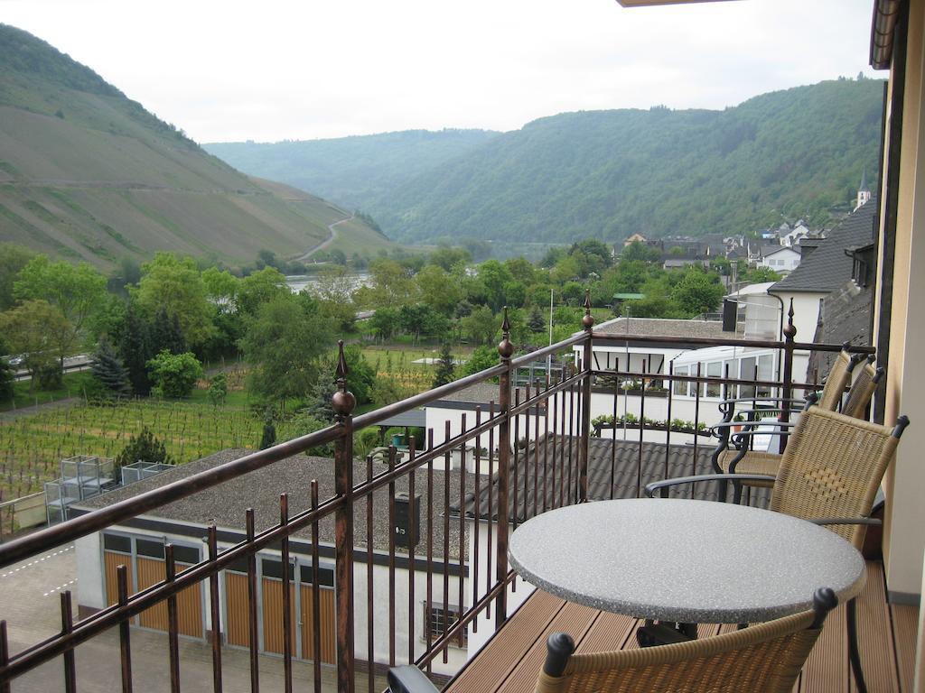 Weingut Goeres Hotel Бридел Стая снимка